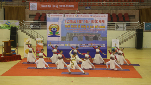 Festival Yoga toàn quốc năm 2020 thu hút gần 2000 người tham dự
